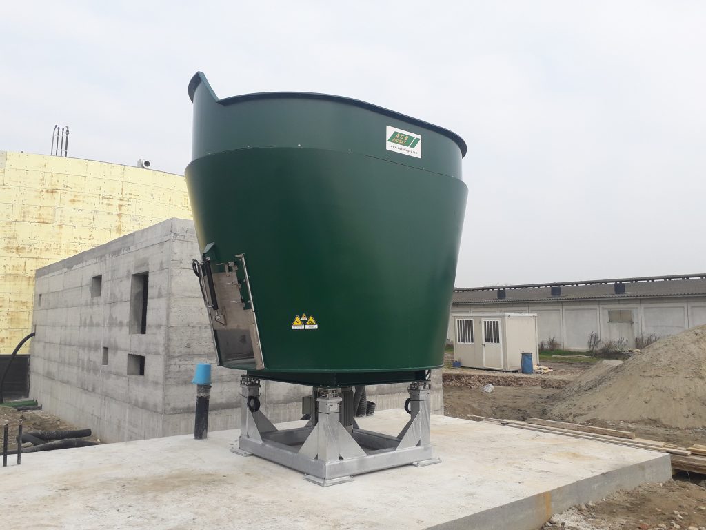 Miscelatore con pompa a motorizzazione verticale in Lombardia - Biomixer da 17 mc AGB Biogas